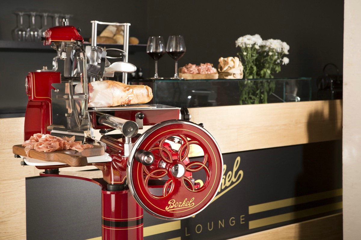 Berkel B114 Schwungradmaschine auf Standfuß – Premium-Präsentation