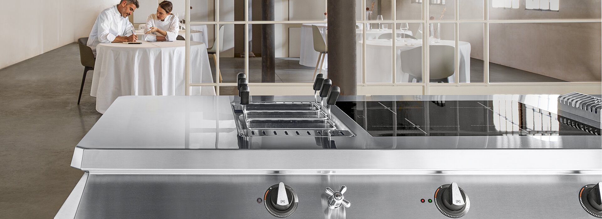 Modular Kochtechnik Serie ROC im Restaurant
